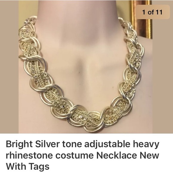 Jewelry - Bright silvertone rhinestone statement necklace